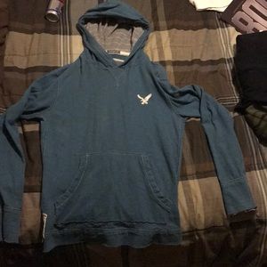Medium sized men’s American eagle Hoodie like new!